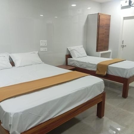 Sai Durga Banquet Hall And Ac Rooms ティルパティ エクステリア 写真