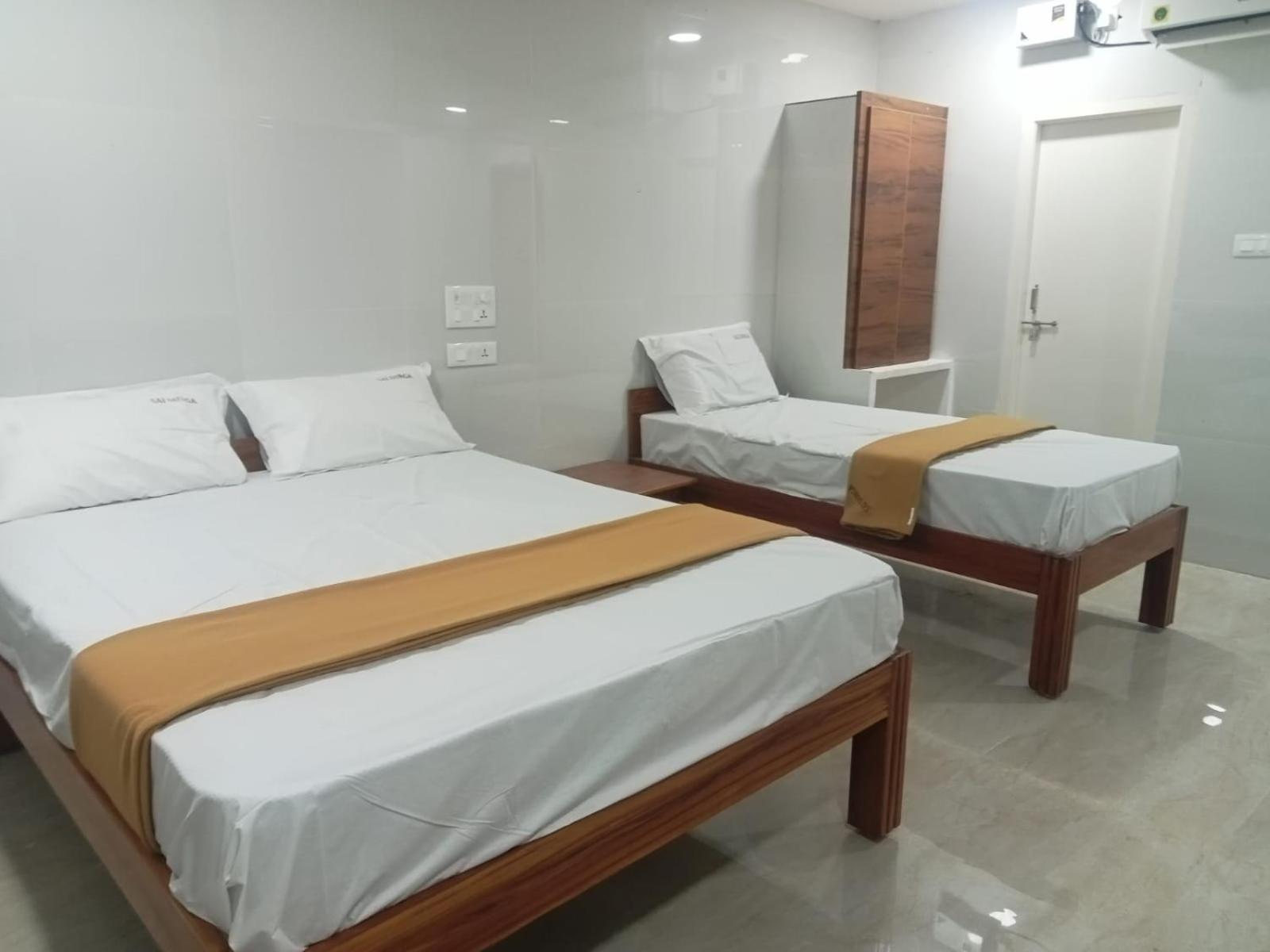 Sai Durga Banquet Hall And Ac Rooms ティルパティ エクステリア 写真