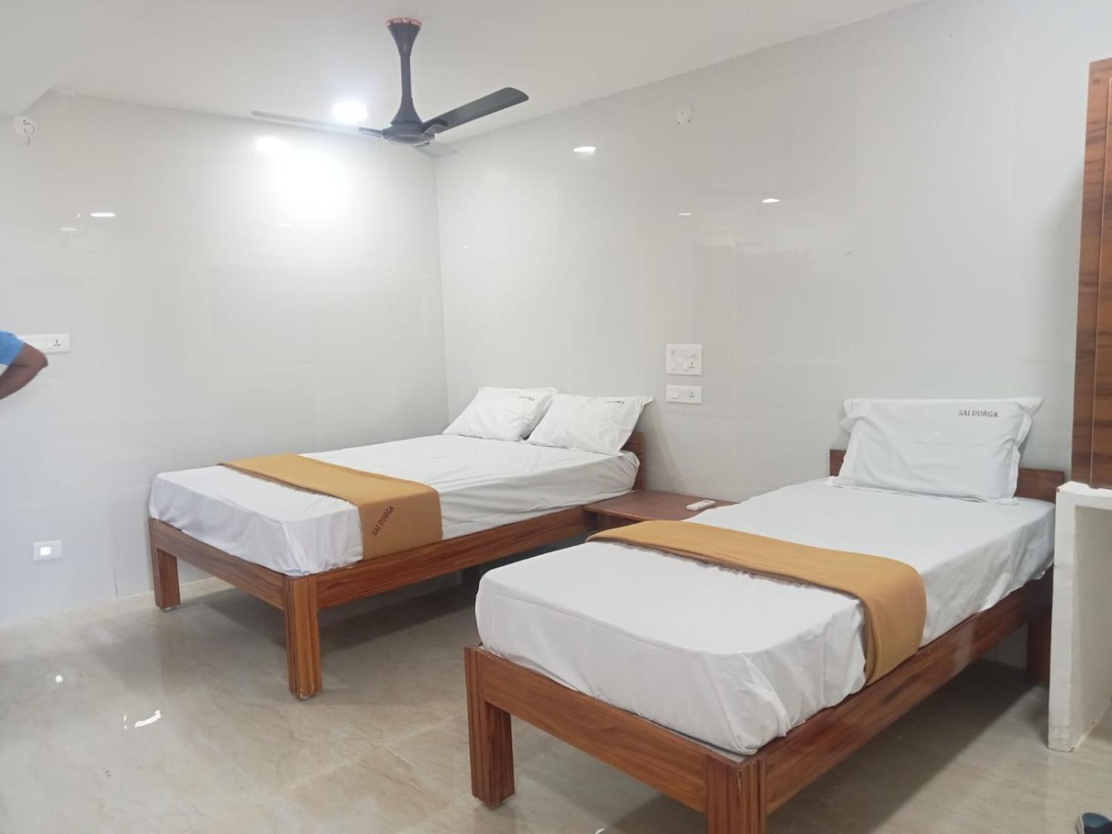 Sai Durga Banquet Hall And Ac Rooms ティルパティ エクステリア 写真